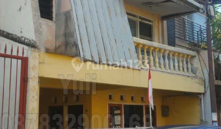 Dijual Rumah Bangunan Lama Tingkat 1,5 Lantai Di Daerah Brumbungan, Semarang 1