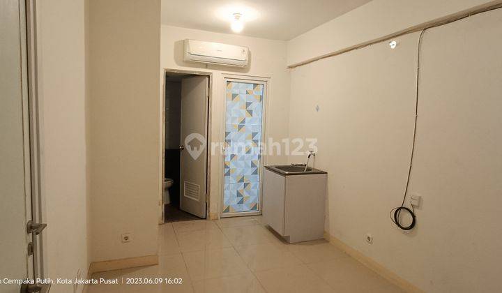 Apartemen Green Pramuka Tower Biru chrysant Lantai 5 View Pool Unfurnished Hanya 2 Ac 2