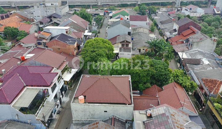 Well-Maintained Strategic Productive House in a Complex in Jakasampurna near Kota Bintang. 2