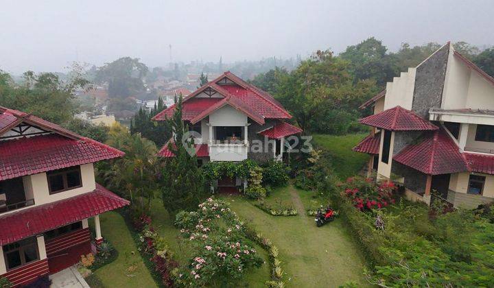 Villa Bumi Cimacan Terawat Siap Huni Gerbang Komplek Pinggir Jalan Raya Puncak Fully Furnished 1