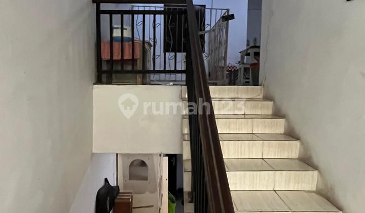 House near PIM and Gandaria City, Peaceful and Flood-Free for Living and Boarding.