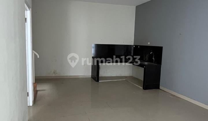 Tugu Depok Town House near the Station and Toll Road 2