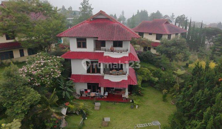 Villa Bumi Cimacan Terawat Siap Huni Gerbang Komplek Pinggir Jalan Raya Puncak Fully Furnished 2