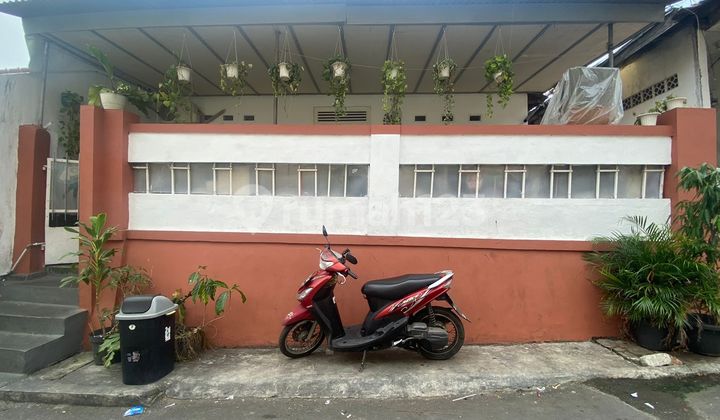 Rumah 1 Lantai Murah Strategis di Otista, Cocok untuk Kosan