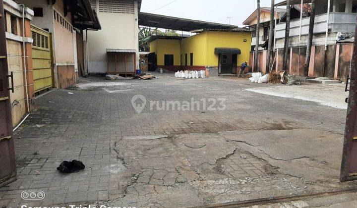 GUDANG DI TENGAH KOTA 5