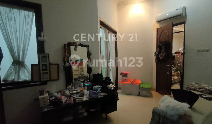 Ready-to-Occupy Luxury House in Rawamangun 2