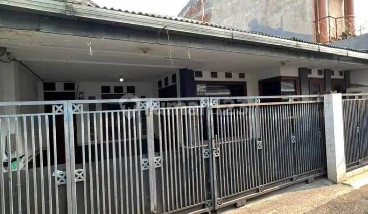 For Sale, Strategically Located House in Tebet, South Jakarta Area