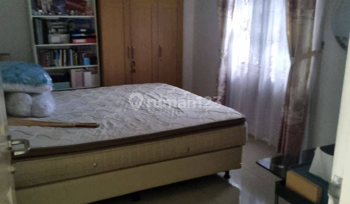 Rumah 2 Lantai Bagus Semi Furnished SHM di Sektor 1G, Tangerang 2