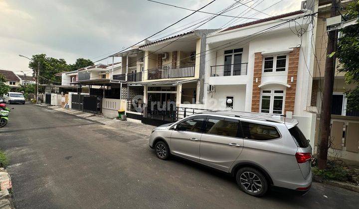 Rumah di Sektor 7 B, 2 Lantai Bagus Semi Furnished SHM di Gading Serpong, Tangerang 1