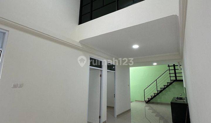 Rumah di Sektor 7 B, 2 Lantai Bagus Semi Furnished SHM di Gading Serpong, Tangerang 2