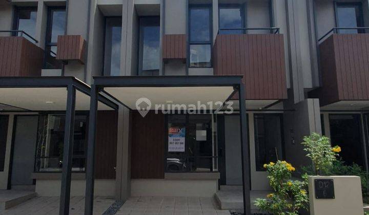 Rumah 2 Lantai Bagus Furnished SHM di Invesihaus Tabebuya Cluster, Tangerang 1