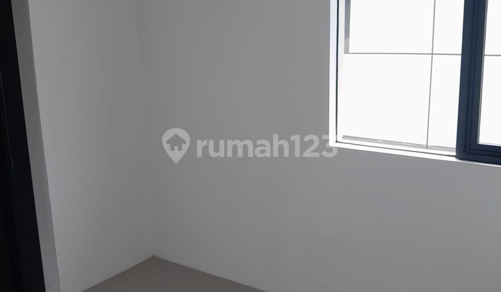 Flood Free, House, 2 Floors, Others (PPJB, Girik, Customary, etc.), Ready to Occupy