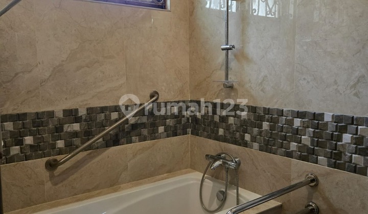 Dijual Rumah Cantik Terawat Sunter Danau Indah Bara 2