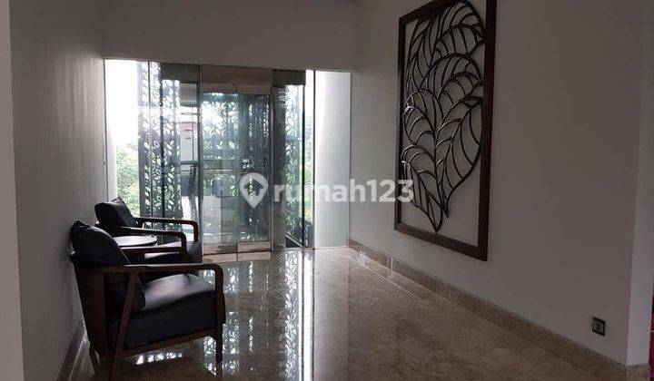 Rumah 3 Lantai Bagus Furnished di De Park Bangunan Mandiri, Tangerang 2