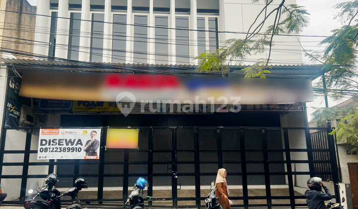 Two-Story Shop House Ideal for Business in Central Cianjur City, Bustling Area 2