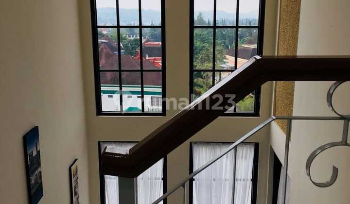 Villa Condo 3 Lantai Pemandangan Bikin Puas di Kota Bunga Cipanas 5