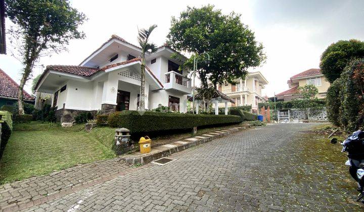 Villa Nyaman Lantai Marmer Strategis di Bumi Ciherang Puncak 2