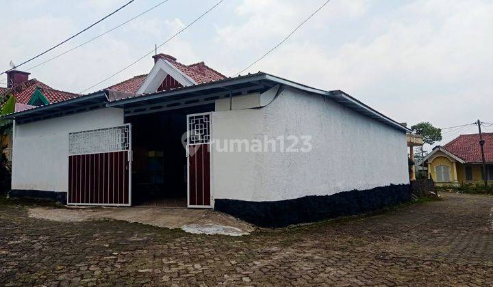 Villa Minimalis Asri Modern Bagus Siap Huni Bebas Banjir  1