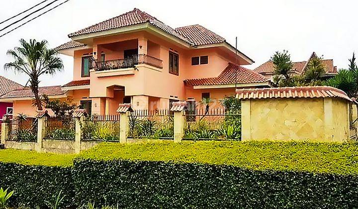 Villa Modern Mewah 2 Lantai Bagus Ada Kolam Renang Siap Huni 1