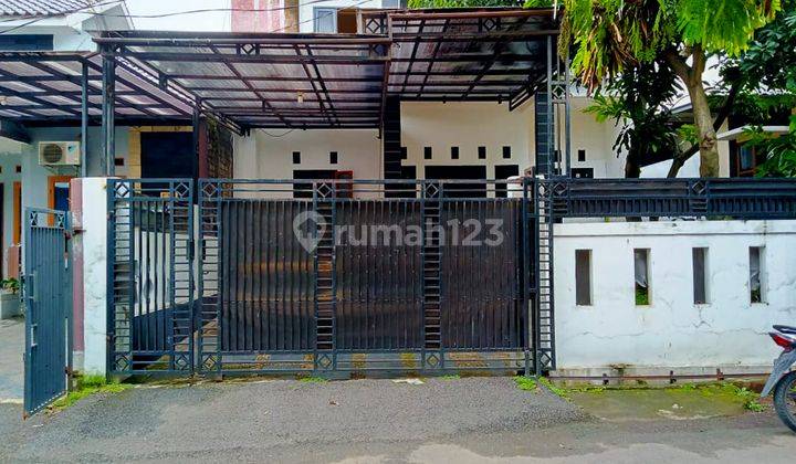 Rumah 2 Lantai Bagus Siap Huni Lokasi Strategis 1