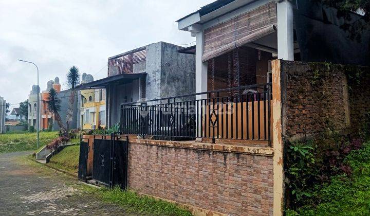 Villa 2 Lantai Bagus Siap Huni Suasana Asri 2