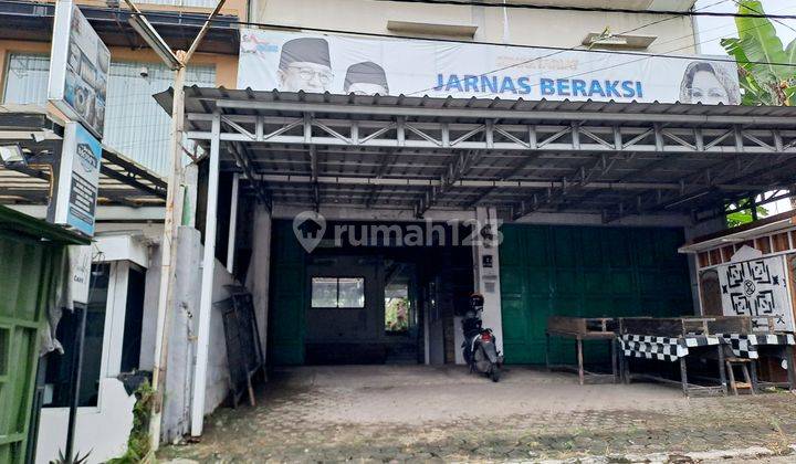 Ruko Bagus Halaman Luas Cocok Untuk Bisnis Lokasi Strategis 1