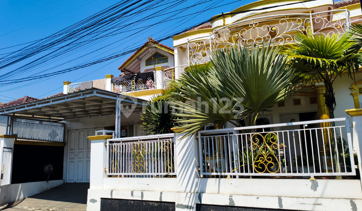 Classic 2-Story Luxury House Ready to Occupy near Cianjur City Center 2