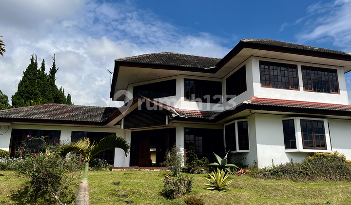 Villa Bagus Fully Furnished &amp; Serene Ambiance in Cipanas Cianjur