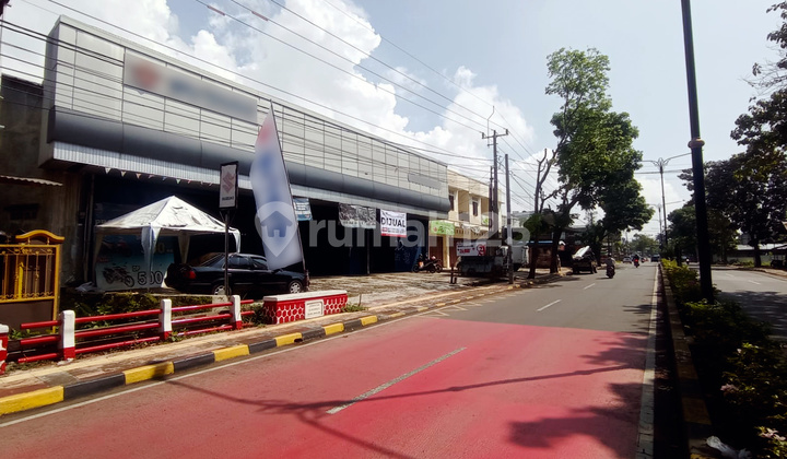 QUICK! X Showroom Storefront Strategic Marketable Downtown Cianjur QUICK! X Showroom Storefront Strategic Marketable Downtown Cianjur