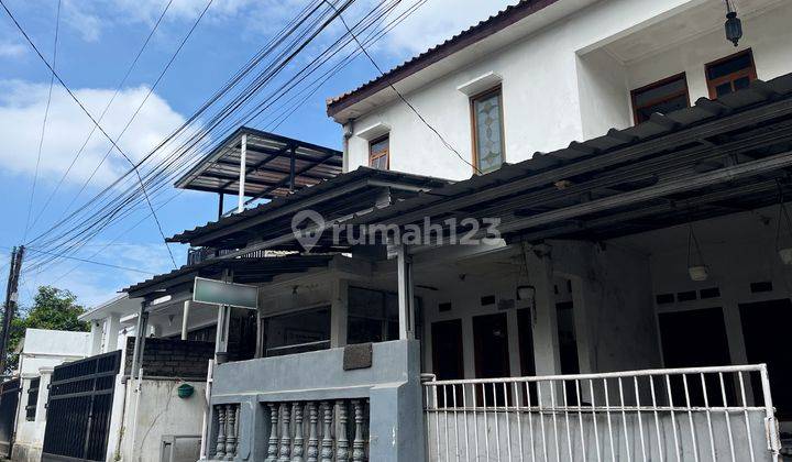 Rumah 2 Lantai Nyaman & Strategis – 3 Kamar Tidur 2