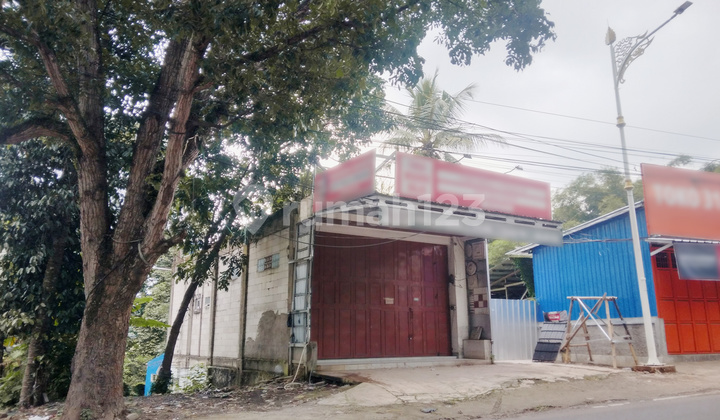 2-Story Shophouse, Good and Suitable for Business on Jl. Raya Cibeber 2