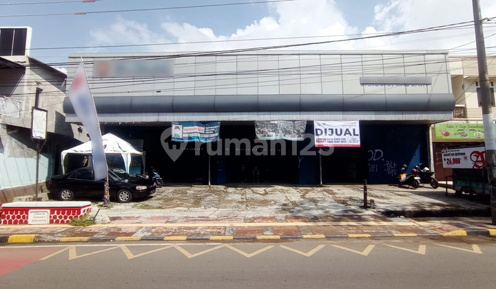 QUICK! X Showroom Storefront Strategic Marketable Downtown Cianjur QUICK! X Showroom Storefront Strategic Marketable Downtown Cianjur