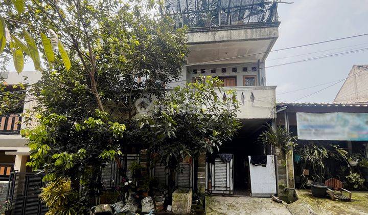 Rumah 2 Lantai Luas & Siap Huni – 4 Kamar Tidur, Cocok untuk Keluarga Besar! 1