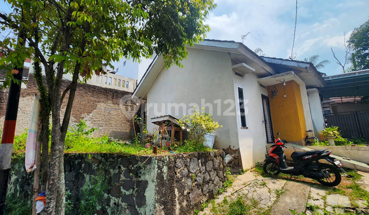 Rumah dengan Tanah Luas Dekat Pusat Kota Cianjur 2