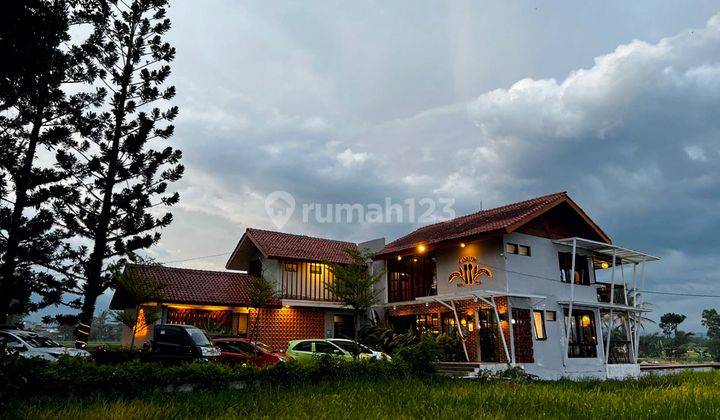Ruang Usaha Full Furnish dengan Pemandangan Asri di Cianjur 2