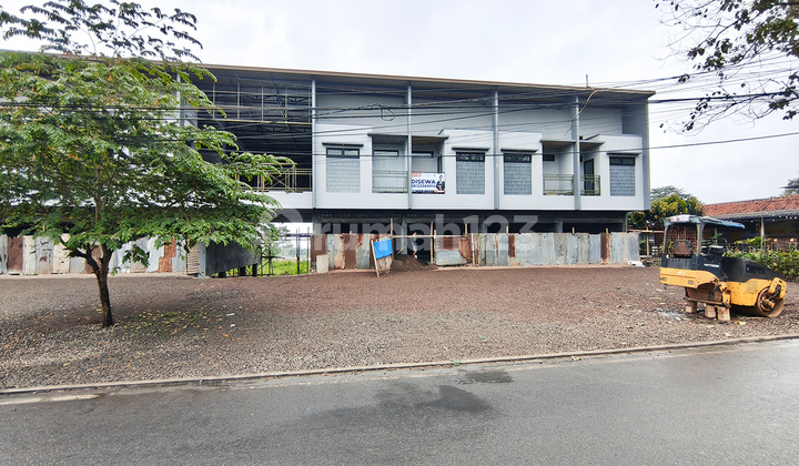 2-Storey Shop House in the Center of Cianjur City, Suitable for F&B Business and Office 2-Storey Shop House in the Center of Cianjur City, Suitable for F&B Business and Office