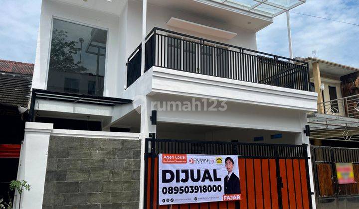  Rumah 2 Lantai Siap Huni Lokasi Strategis, Desain Elegan! 2