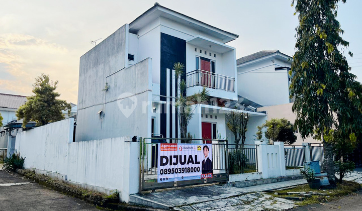Modern 2-Story House in the Center of Cianjur City Modern 2-Story House in the Center of Cianjur City