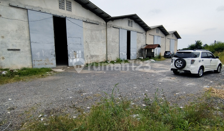 Large Warehouse, Strategic Location in the Center of Cianjur City