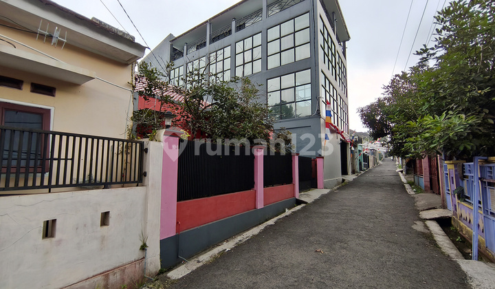 Nice 1-Story House Ready to Live In in the Center of Cianjur City 2