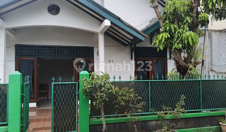Nice Ready-to-Live House Suitable for Investment in Central Cianjur 2