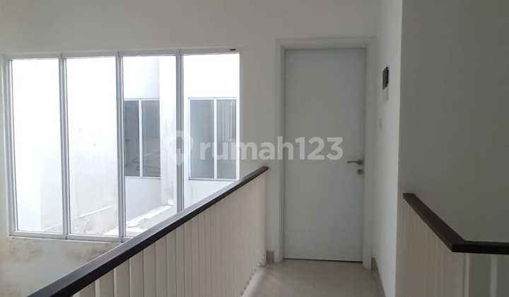 Dijual Rumah Riviera Puri 8 x 15 Harga 3,9 M Nego