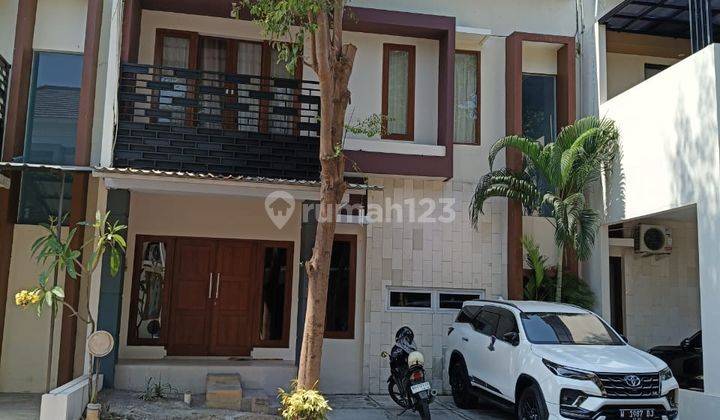 Rumah Bagus 2 Lntai Dngn Perabot Di Cluster Elite Kartosuro 1