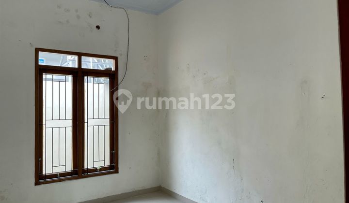 Turun Harga, Rumah di Cluster Gentan Solo. Lokasi Strategis Dekat Pusat Perbelanjaan dan Kuliner. 2