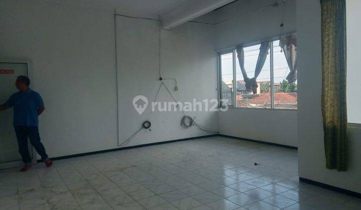 Rumah Strategis , cocok utk tmpat usaha di pinggir jln Rajiman 4