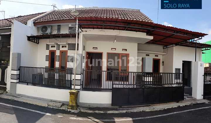 Rumah minimalis Bagus di Sragen jl. Sukowati 1