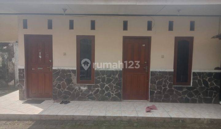 Rumah hitung tanah Strategis di kerten  3