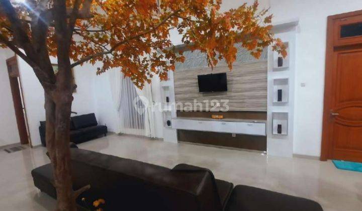 Rumah Mewah Baru Gress 2 lantai di Sumber 6