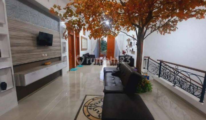 Rumah Mewah Baru Gress 2 lantai di Sumber 8