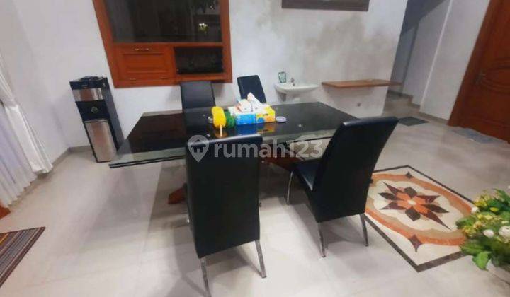 Rumah Mewah Baru Gress 2 lantai di Sumber 18